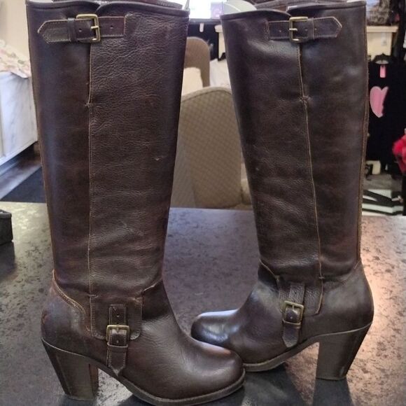 Ariat Boots gold coats - Picture 1 of 5